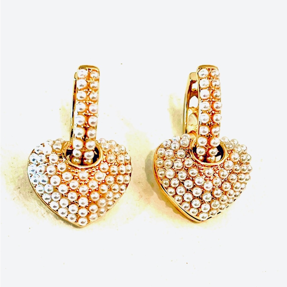 New Gold Plated Pearl Heart Huggie Hoop Earrings - Picture 1 of 6